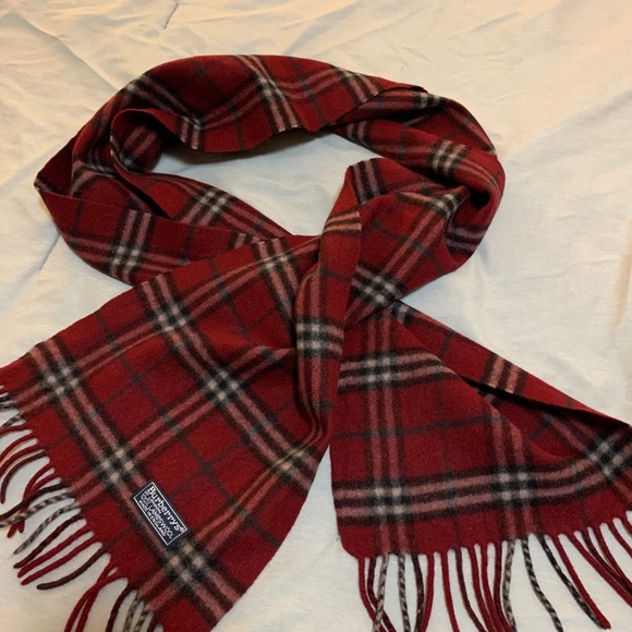 Burberry Lambswool deep red check scarf - Picture 7 of 7